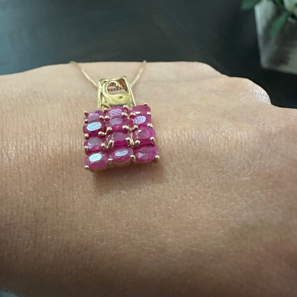 14K Gold Cluster Ruby Pendant & Necklace - Picture 4 of 7